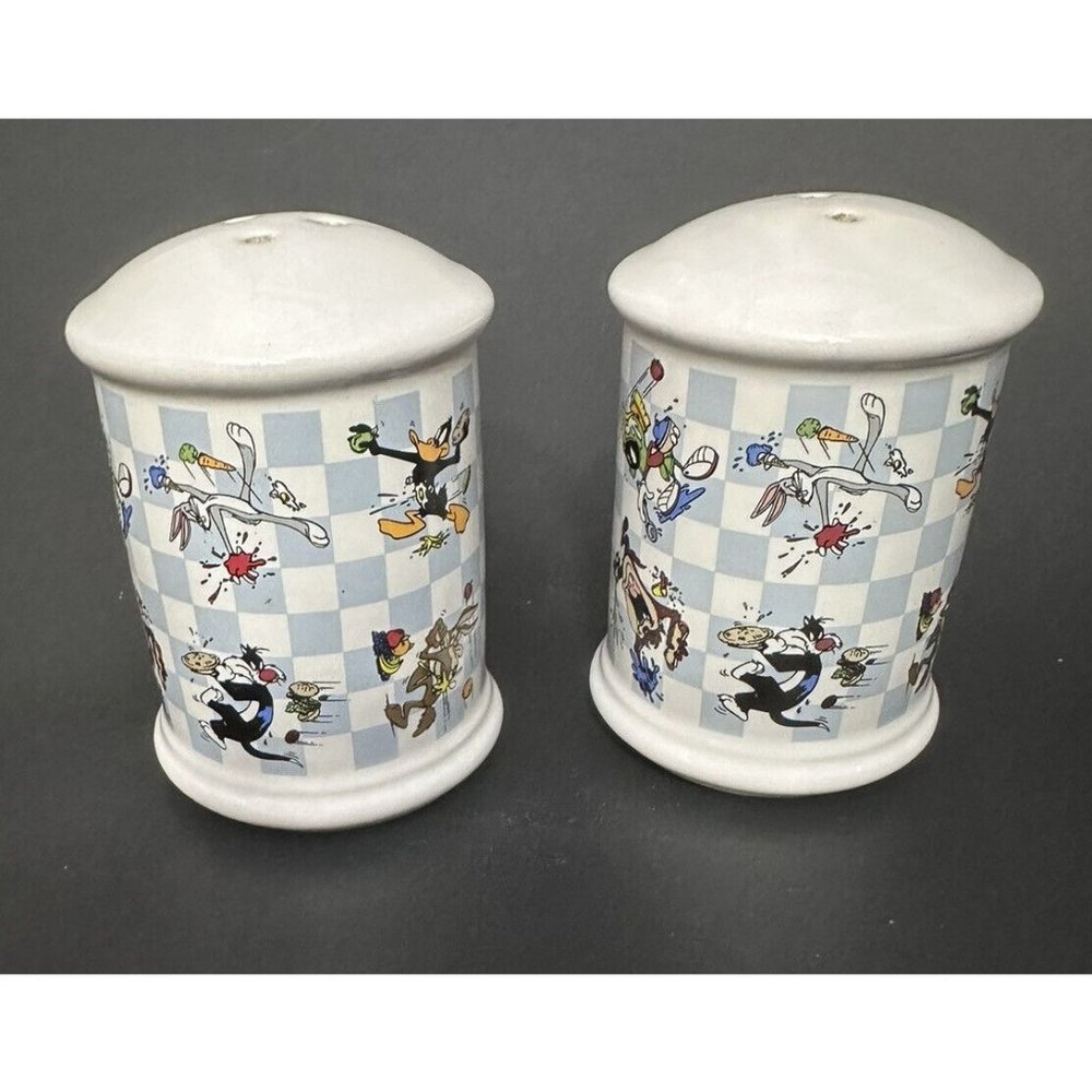 Food Fight Looney Tunes Salt & Pepper Shaker Set Bugs Taz 1995 Six‎ Flags